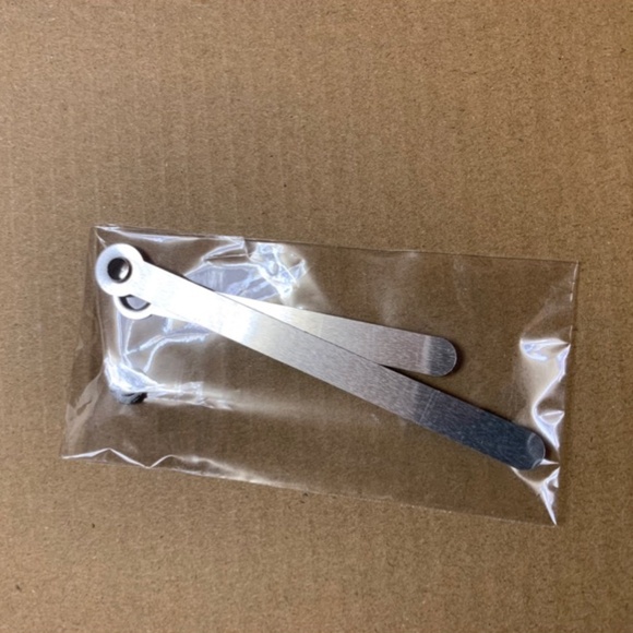 NIB! Gorgeous Detailed Artistic Style African Giraffe Clock! - Picture 7 of 7